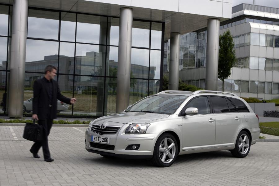  Toyota Avensis Wagon 2006 года  (фото 46 из 71)
